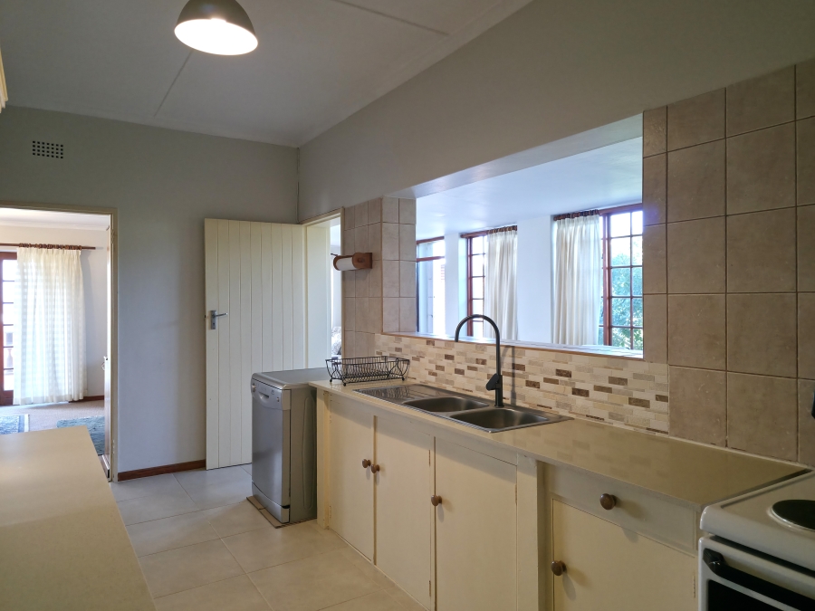 4 Bedroom Property for Sale in Paradise Beach Eastern Cape